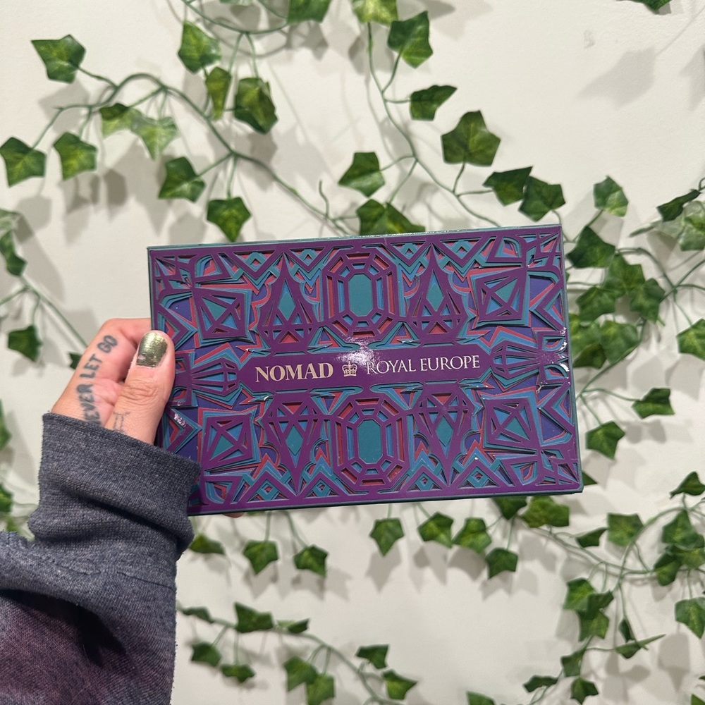 SOLD Nomad Cosmetics royal Europe eyeshadow palette